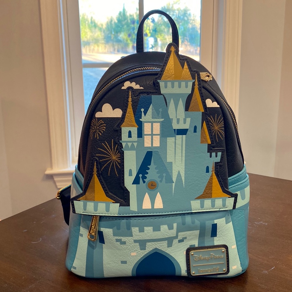 NWT Walt Disney World Cinderella Castle Mini Loungefly Backpack